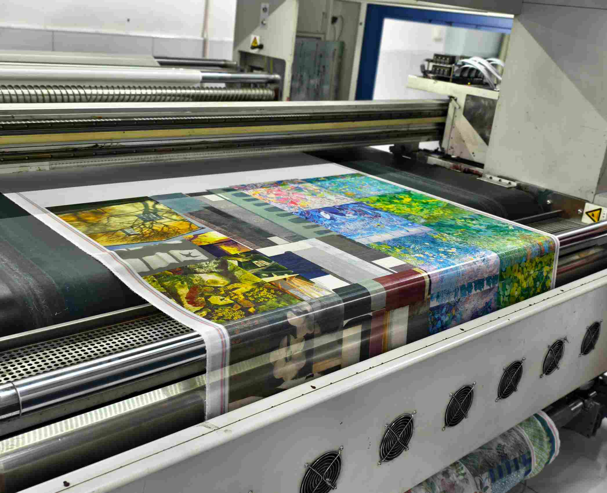 Single-sided silk scarf printing machine for custom scarf sampling and bulk production