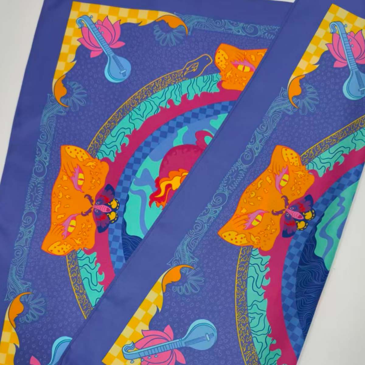 DOCSUN double-sided printed silk scarf with vivid color on both sides