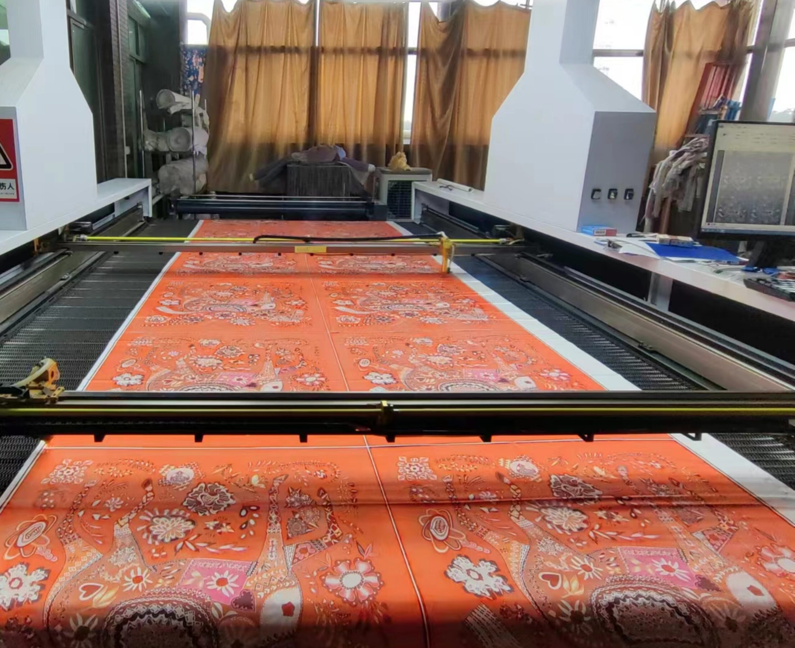Fabric Cutting Machine