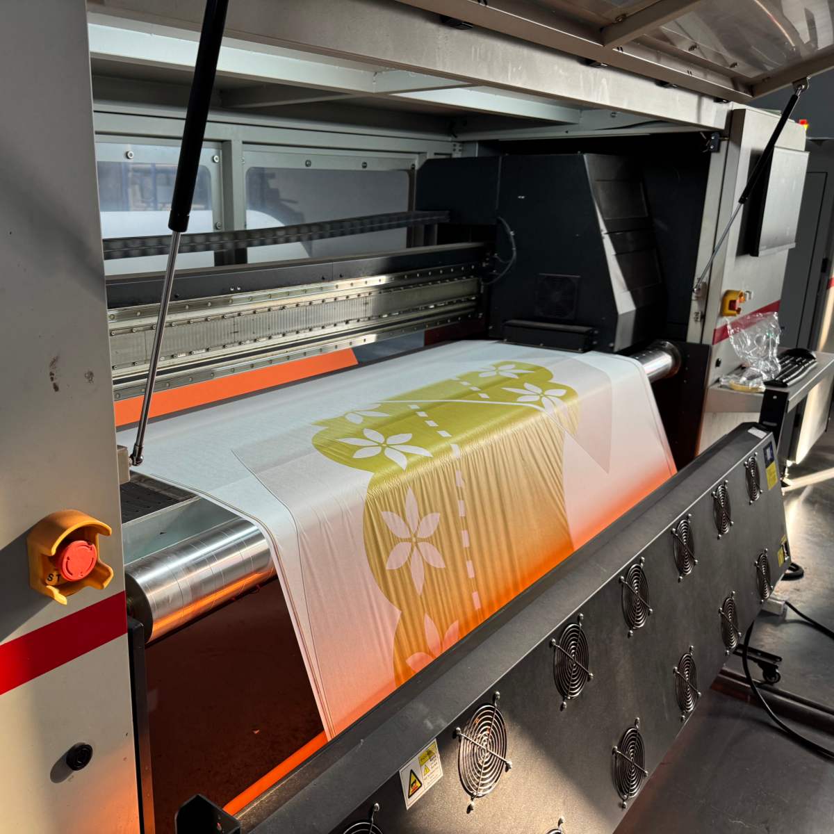 DOCSUN heat transfer printing machine for selected synthetic textile projects