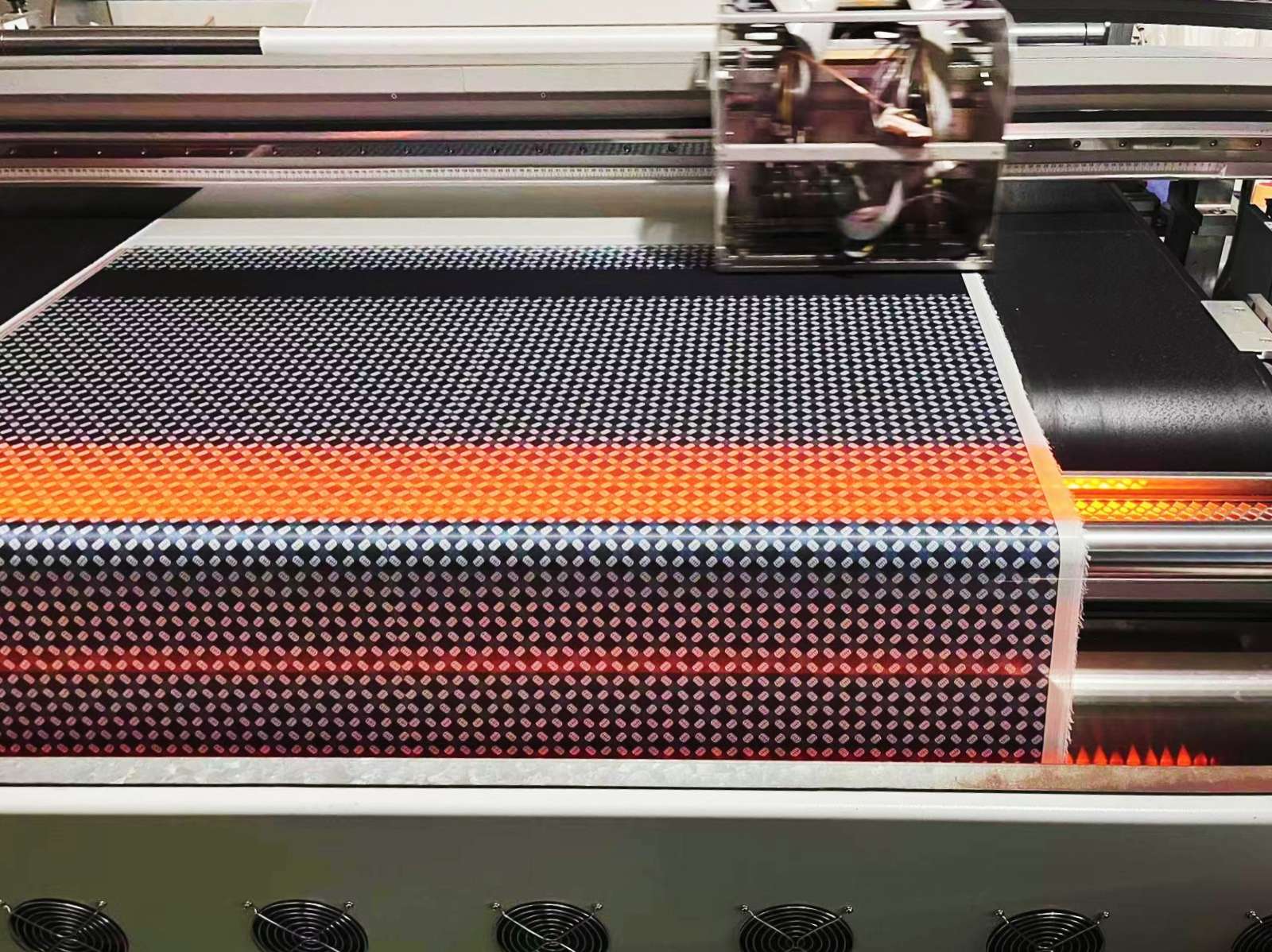 Machine process for custom silk wool blend scarf production