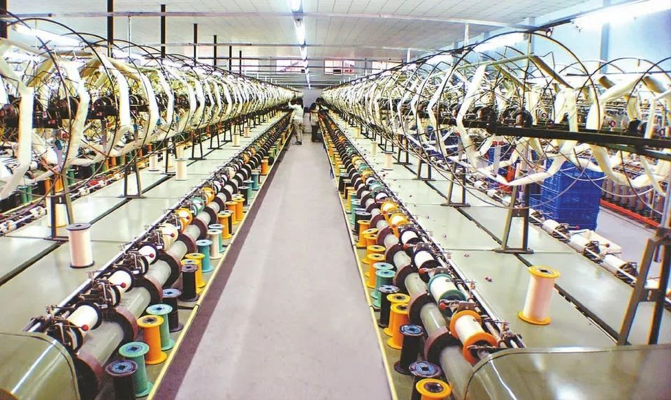Manufacturing workshop for custom silk wool scarf sourcing
