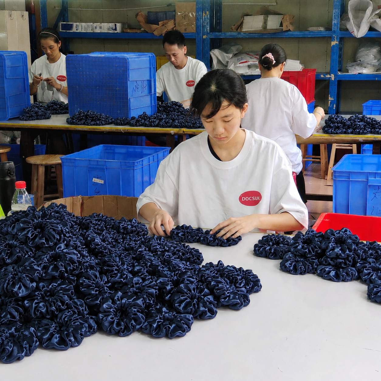 Dark blue hair tie quality inspection for private label scrunchie production