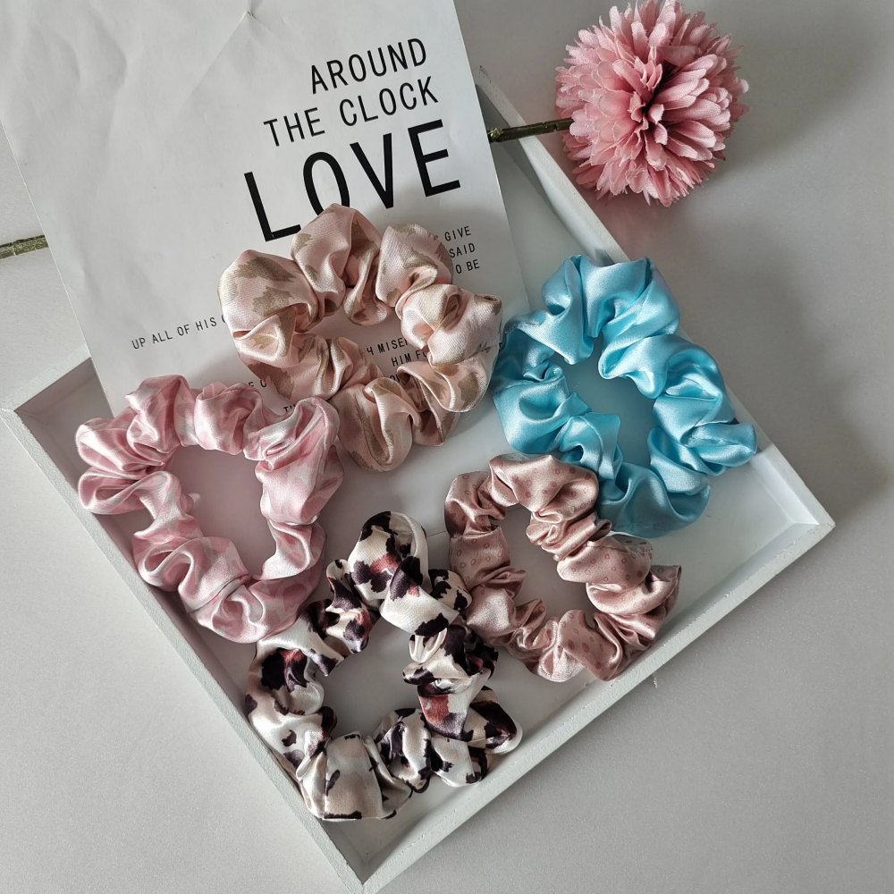 Mulberry silk hair scrunchies for smooth hair contact