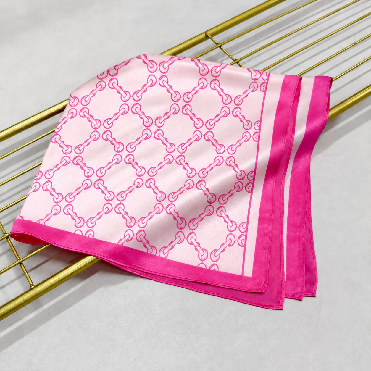 70cm ladies silk scarf styled with chain print