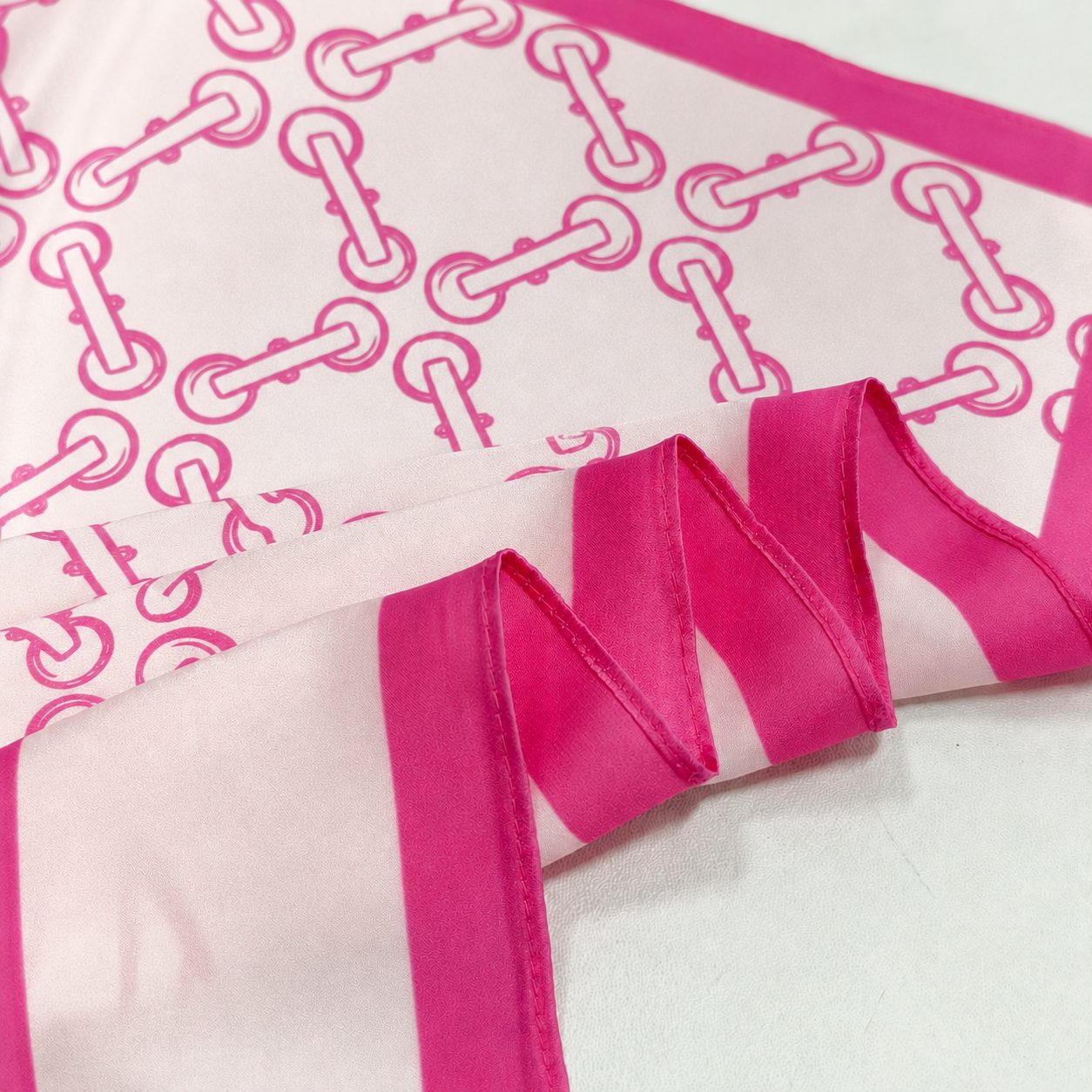 Mulberry silk ladies scarf with chain pattern detail