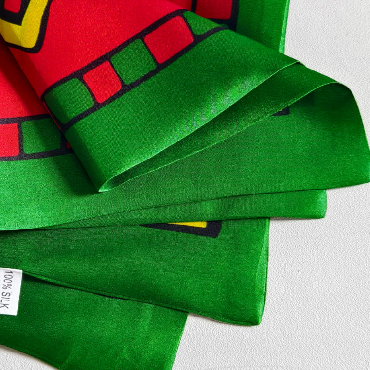 French-style folded scarf edge construction and clean corner finishing reference