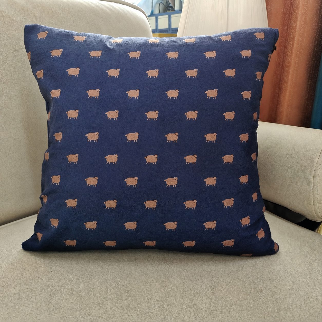 Custom navy pillowcase manufacturing detail for home textile buyers