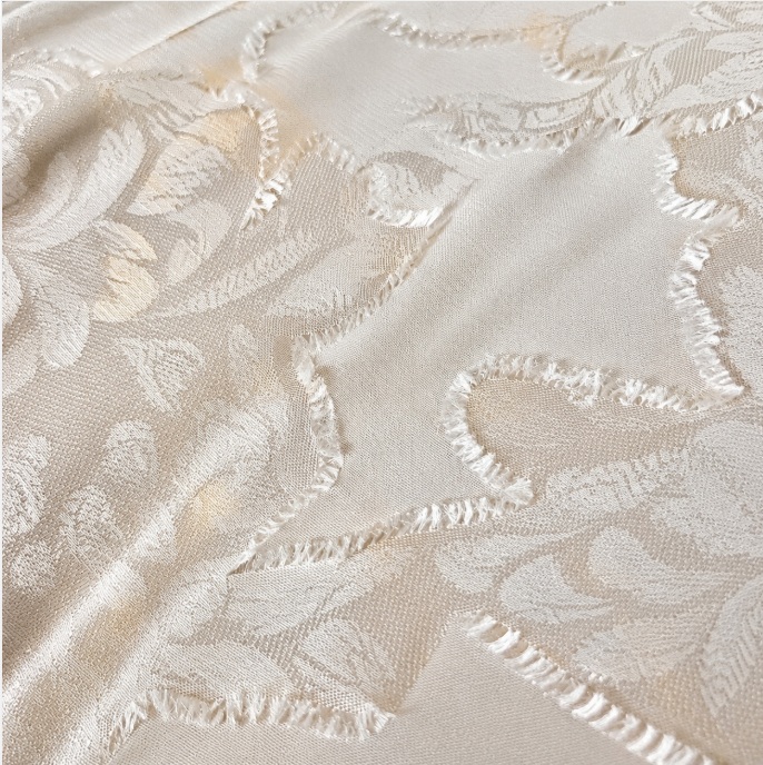Fil-coupe clip-yarn style decorative textile craftsmanship