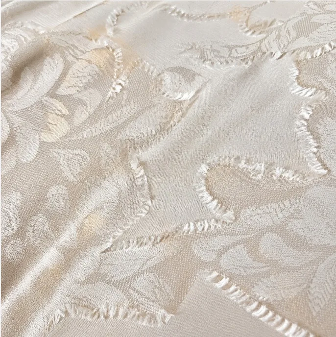 Fil-coupe clip-yarn style decorative textile craftsmanship