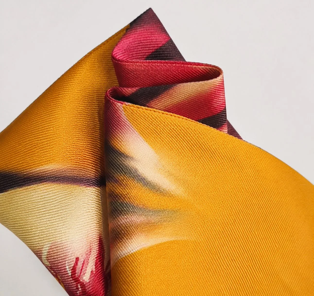 22 momme heavy silk twill texture for luxury scarf manufacturing